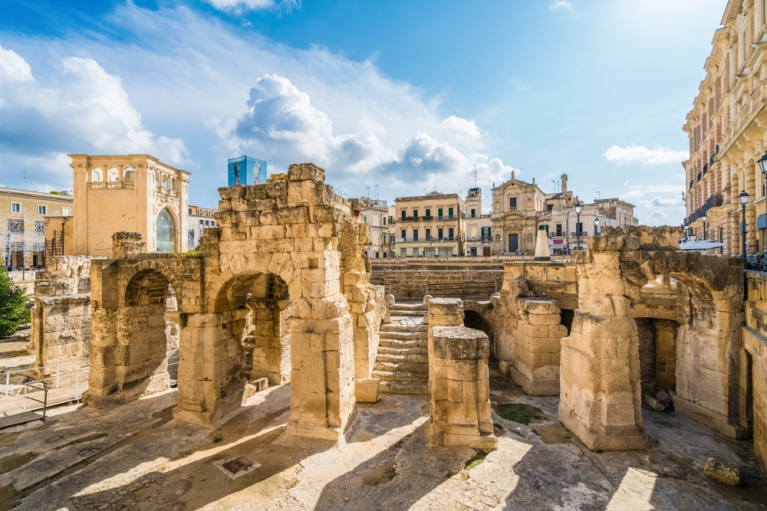 Antiguo anfiteatro en Lecce, Italia