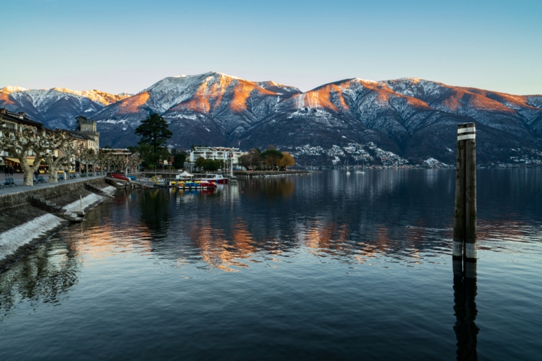 A landscpae of Lago Maggiore with mountains in the distance