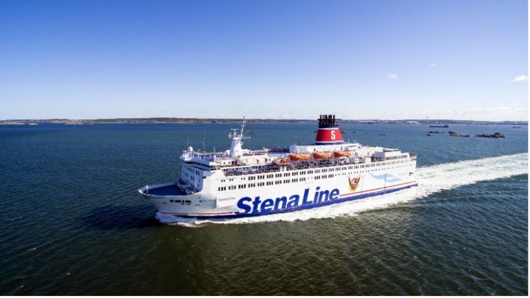 Veerboot van Stena Lina die op zee vaart