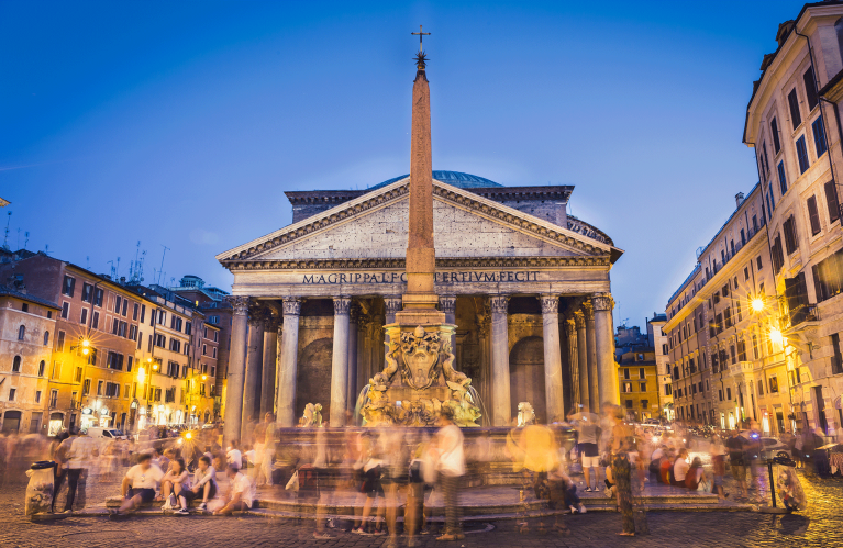 italy-rome-pantheon-at-night