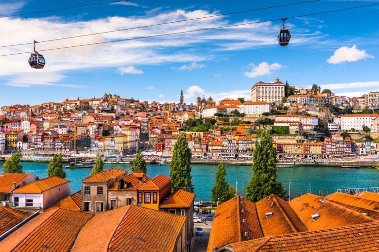 Porto en de rivier de Douro in vogelperspectief