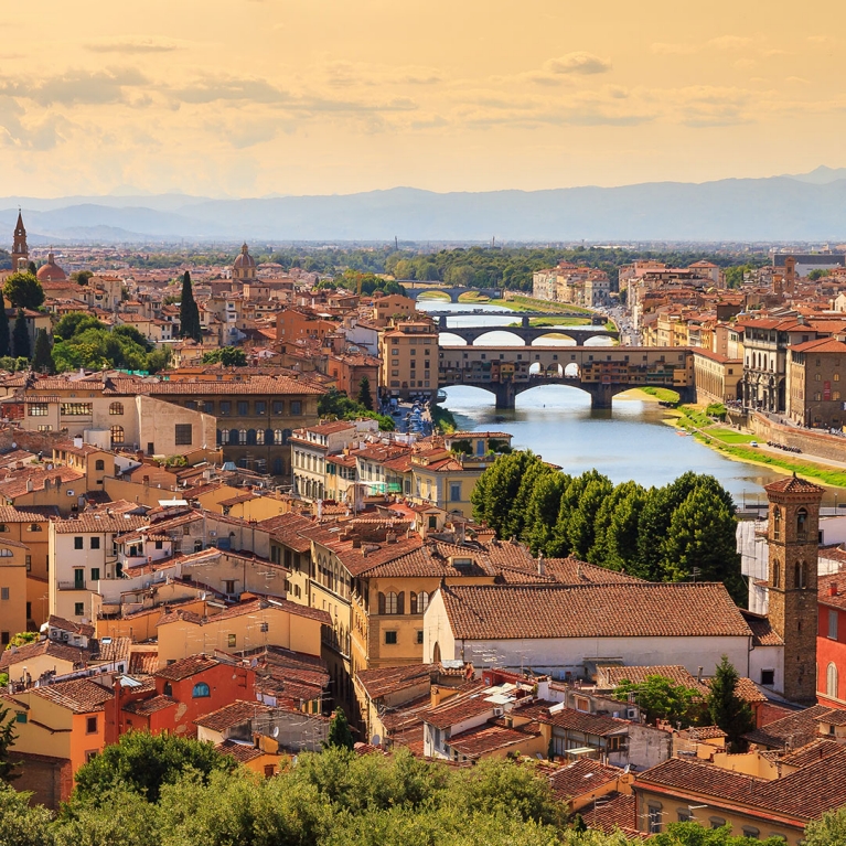 Florenz bei Sonnenuntergang aus der Vogelperspektive