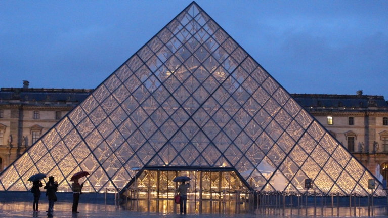 francia-parís-louvre-exterior-redimensionado